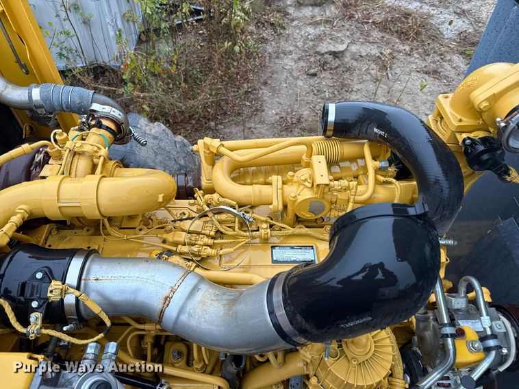 image for item EJ3369 2013 John Deere 772G motor grader