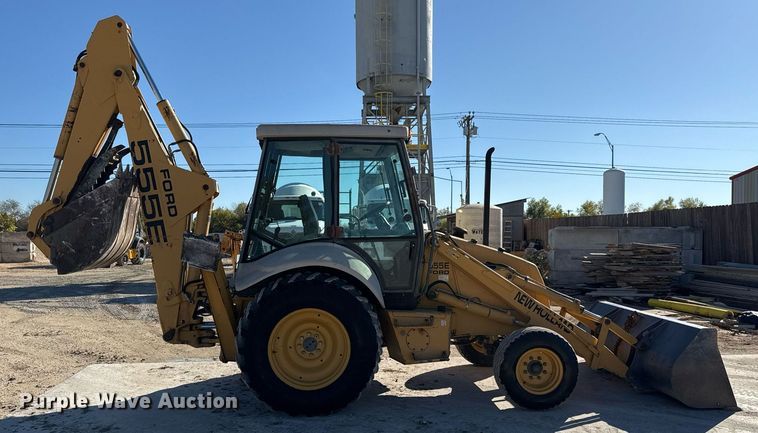 image for item EJ3371 1997 New Holland 555E backhoe