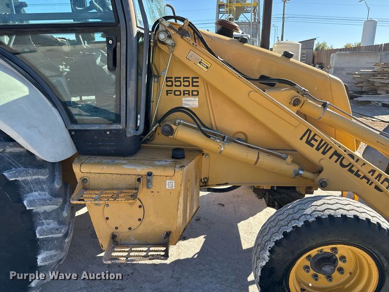 image for item EJ3371 1997 New Holland 555E backhoe