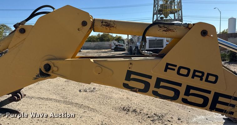 image for item EJ3371 1997 New Holland 555E backhoe