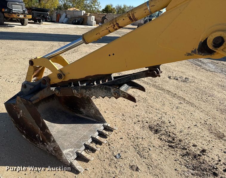 image for item EJ3371 1997 New Holland 555E backhoe