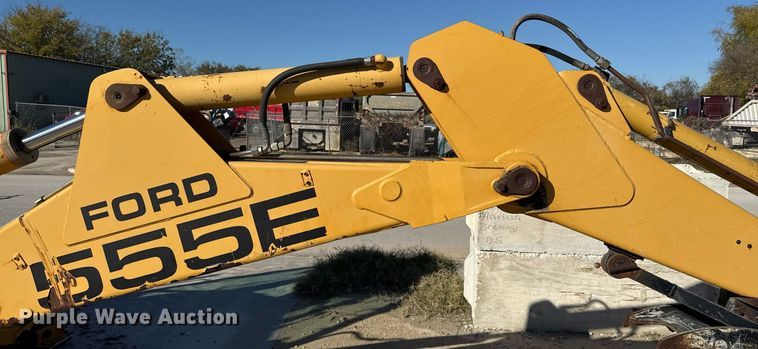 image for item EJ3371 1997 New Holland 555E backhoe