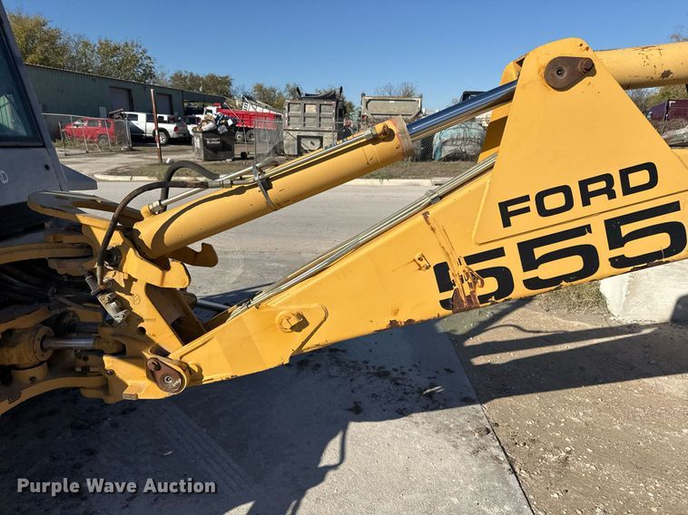 image for item EJ3371 1997 New Holland 555E backhoe