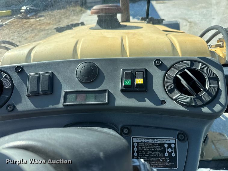 image for item EJ3371 1997 New Holland 555E backhoe