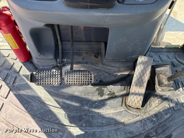 image for item EJ3371 1997 New Holland 555E backhoe