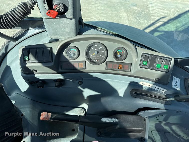 image for item EJ3371 1997 New Holland 555E backhoe