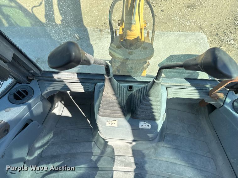 image for item EJ3371 1997 New Holland 555E backhoe