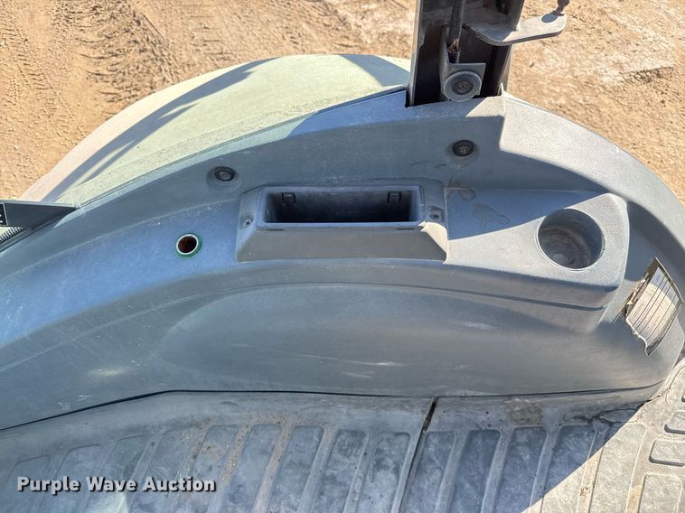 image for item EJ3371 1997 New Holland 555E backhoe