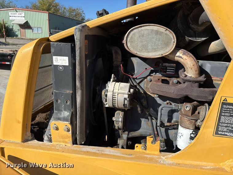 image for item EJ3371 1997 New Holland 555E backhoe