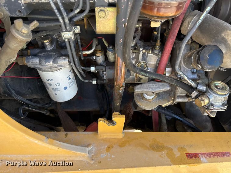 image for item EJ3371 1997 New Holland 555E backhoe