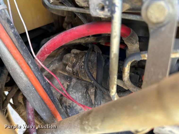 image for item EJ3371 1997 New Holland 555E backhoe