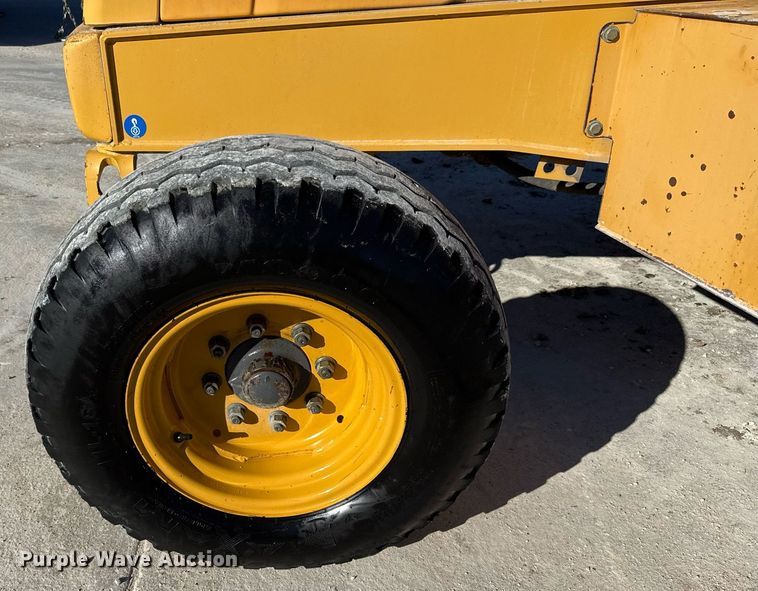 image for item EJ3371 1997 New Holland 555E backhoe