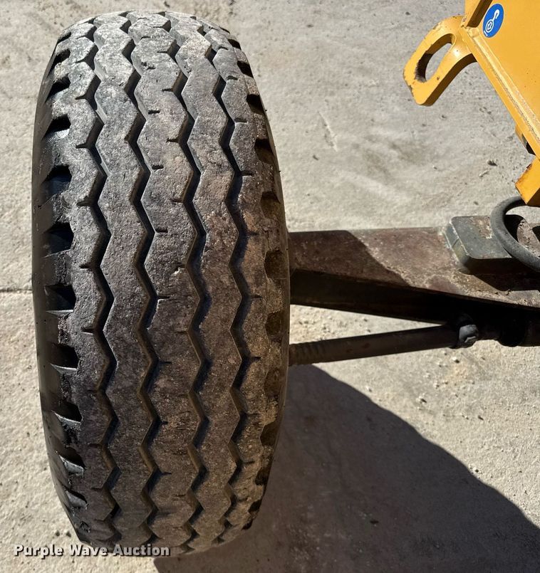 image for item EJ3371 1997 New Holland 555E backhoe