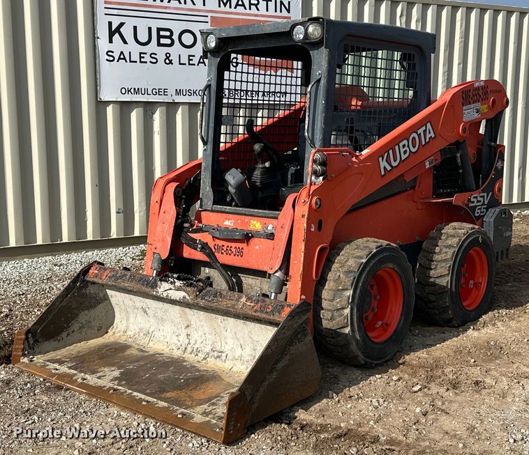 image for item EJ5182 2017 Kubota SSV65 skid steer loader