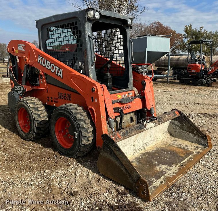 image for item EJ5182 2017 Kubota SSV65 skid steer loader