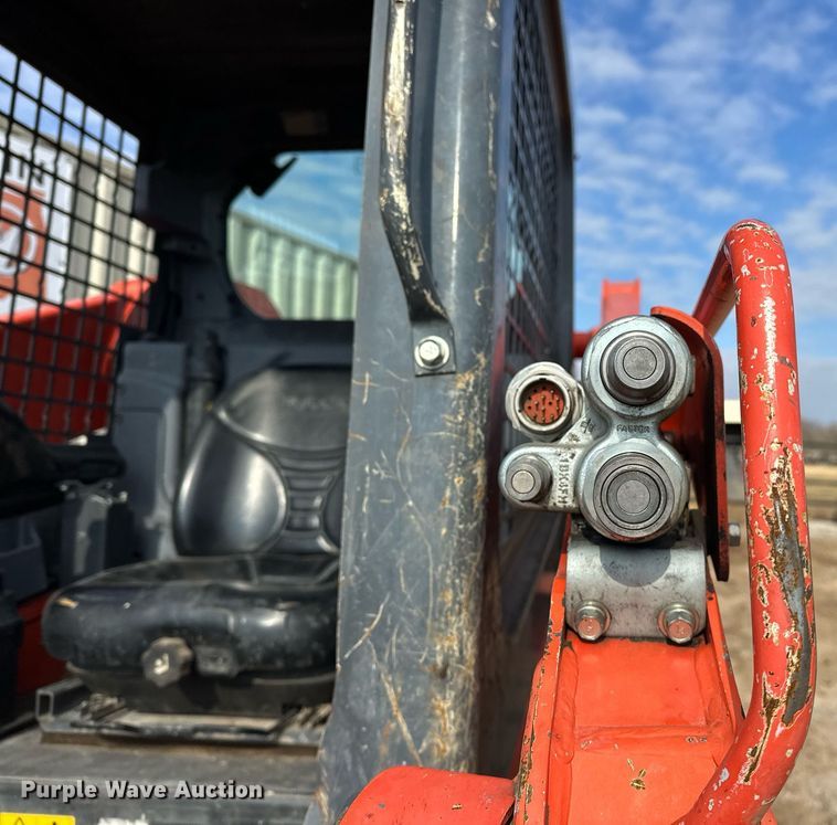 image for item EJ5182 2017 Kubota SSV65 skid steer loader