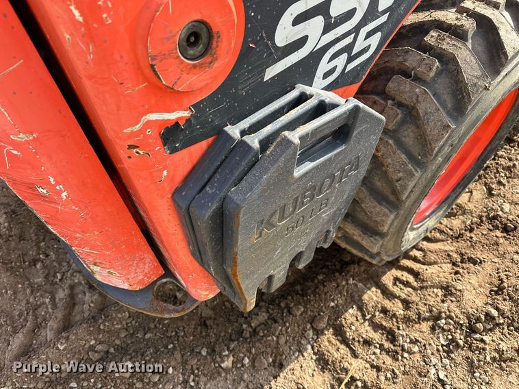 image for item EJ5182 2017 Kubota SSV65 skid steer loader
