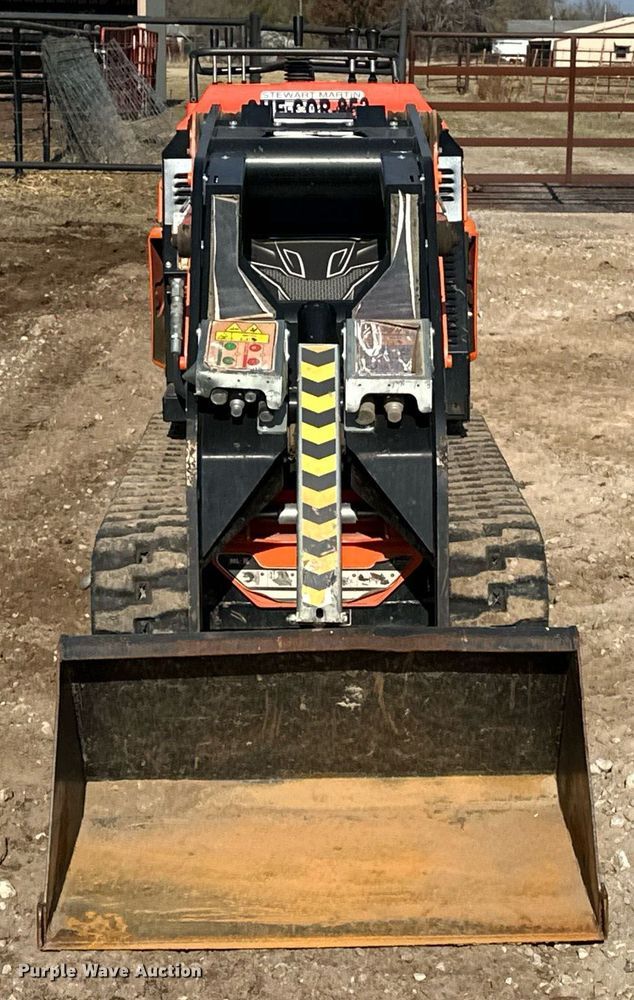 image for item EJ5186 2021 Cormidi C1200 compact utility loader