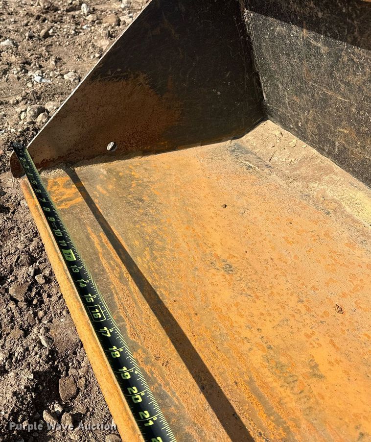 image for item EJ5186 2021 Cormidi C1200 compact utility loader