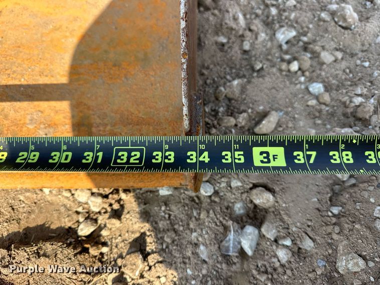 image for item EJ5186 2021 Cormidi C1200 compact utility loader