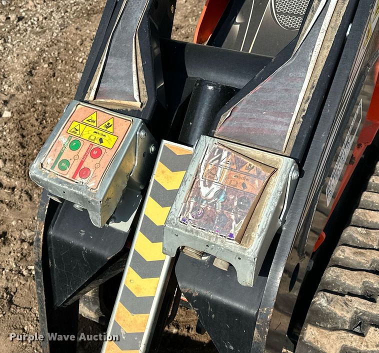 image for item EJ5186 2021 Cormidi C1200 compact utility loader