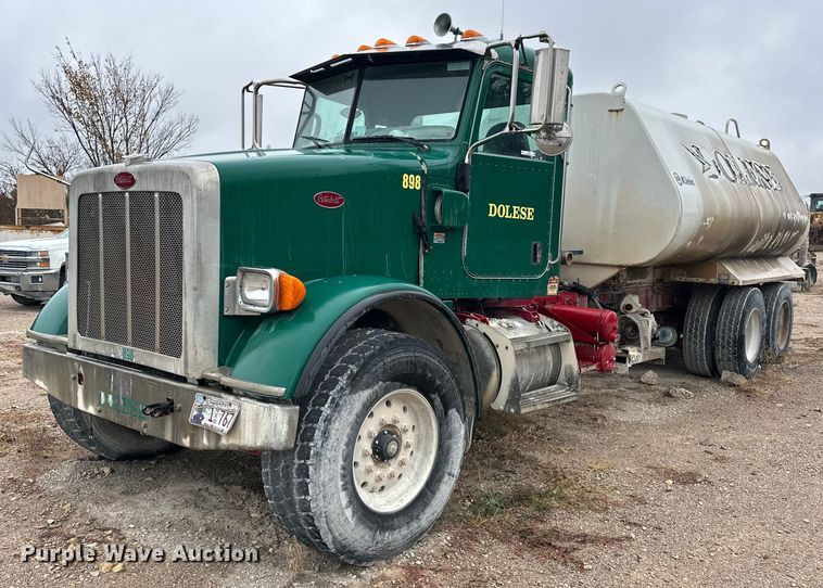 image for item EJ5203 2012 Peterbilt 365 water truck