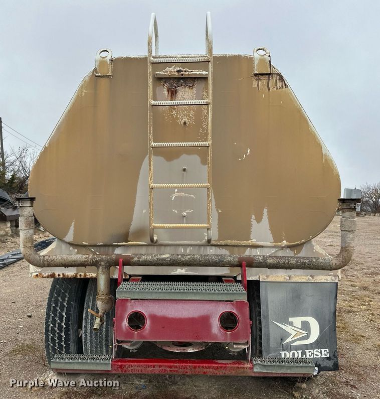 image for item EJ5203 2012 Peterbilt 365 water truck