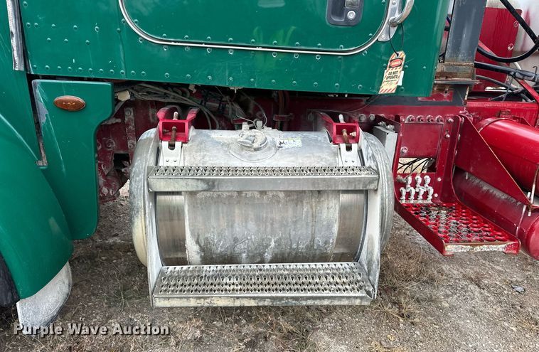 image for item EJ5203 2012 Peterbilt 365 water truck