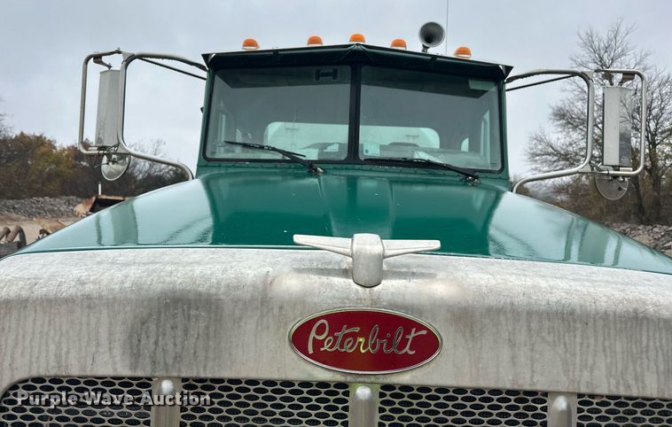 image for item EJ5203 2012 Peterbilt 365 water truck