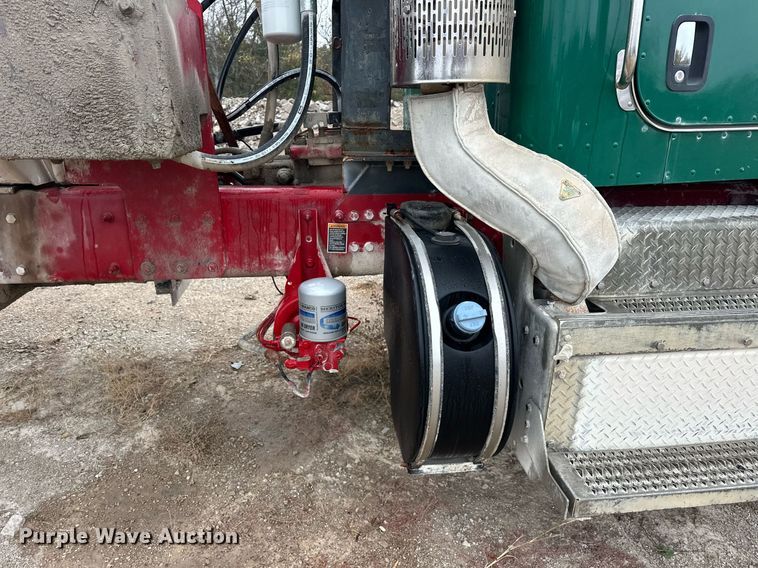 image for item EJ5203 2012 Peterbilt 365 water truck