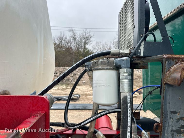 image for item EJ5203 2012 Peterbilt 365 water truck