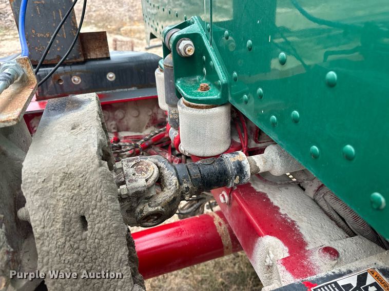 image for item EJ5203 2012 Peterbilt 365 water truck