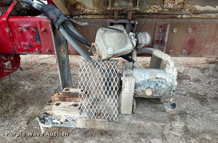 image for item EJ5203 2012 Peterbilt 365 water truck