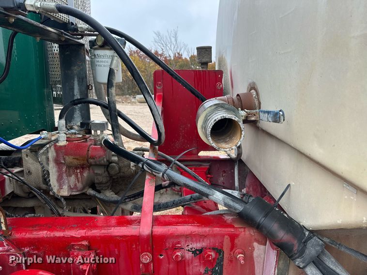 image for item EJ5203 2012 Peterbilt 365 water truck