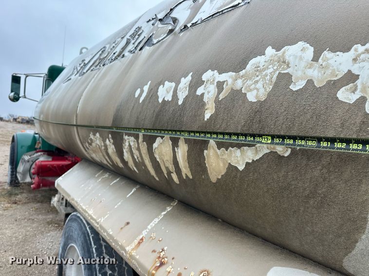 image for item EJ5203 2012 Peterbilt 365 water truck