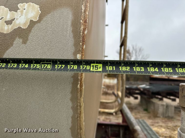 image for item EJ5203 2012 Peterbilt 365 water truck