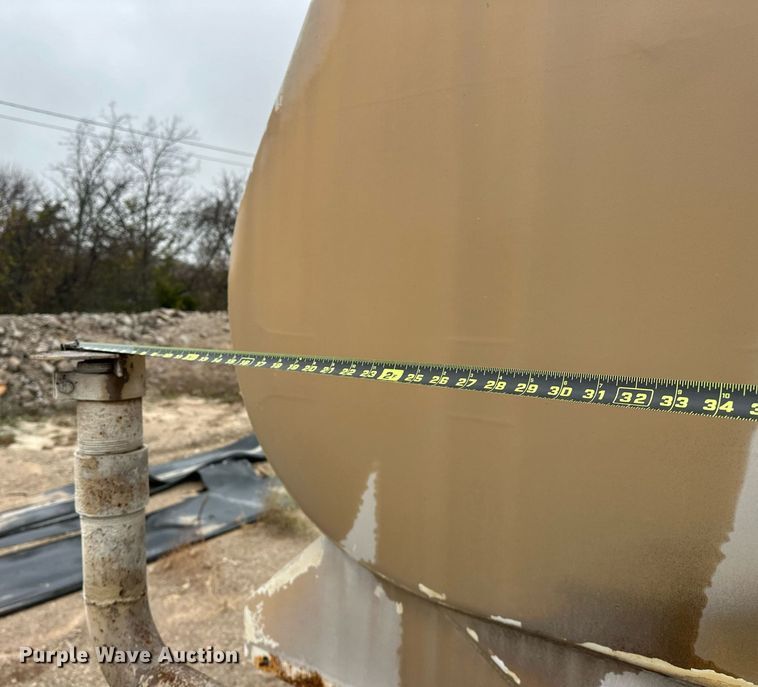 image for item EJ5203 2012 Peterbilt 365 water truck