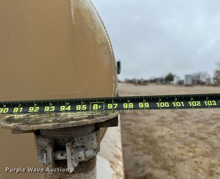 image for item EJ5203 2012 Peterbilt 365 water truck