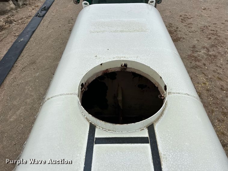 image for item EJ5203 2012 Peterbilt 365 water truck