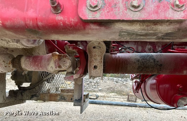 image for item EJ5203 2012 Peterbilt 365 water truck