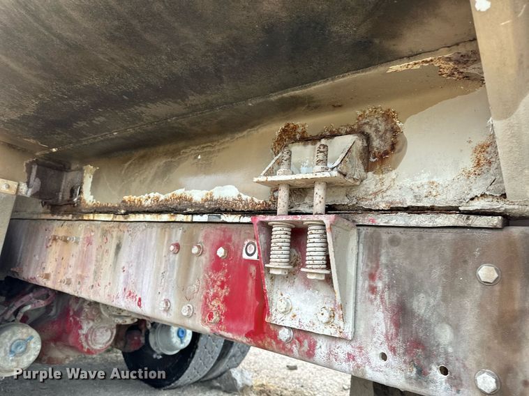 image for item EJ5203 2012 Peterbilt 365 water truck