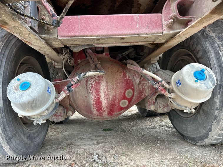 image for item EJ5203 2012 Peterbilt 365 water truck