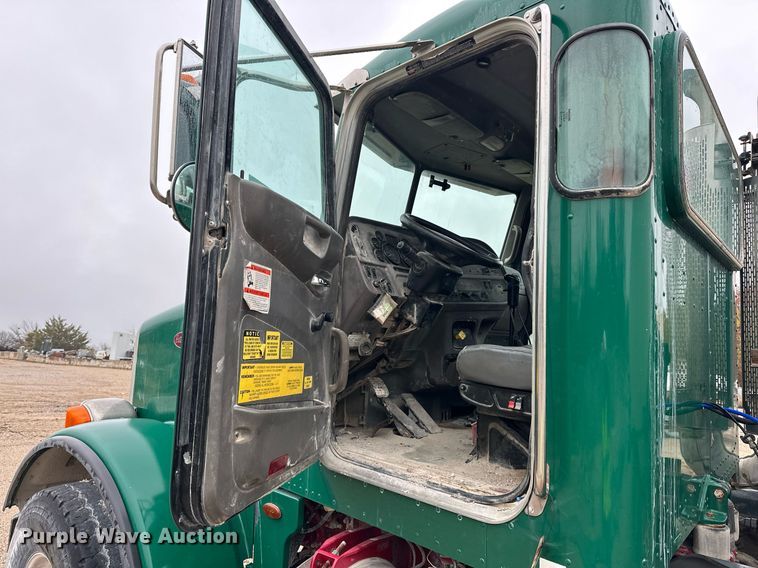 image for item EJ5203 2012 Peterbilt 365 water truck