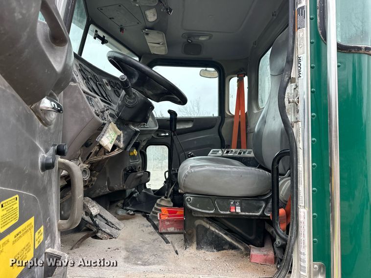 image for item EJ5203 2012 Peterbilt 365 water truck