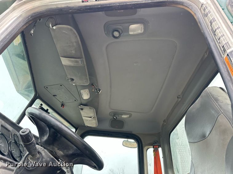 image for item EJ5203 2012 Peterbilt 365 water truck