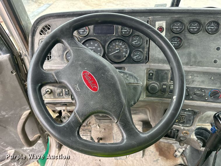 image for item EJ5203 2012 Peterbilt 365 water truck