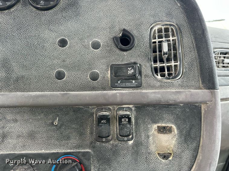 image for item EJ5203 2012 Peterbilt 365 water truck