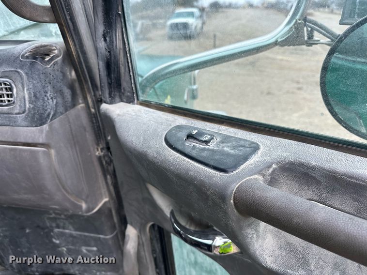 image for item EJ5203 2012 Peterbilt 365 water truck