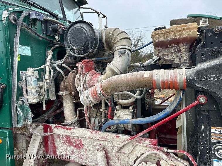 image for item EJ5203 2012 Peterbilt 365 water truck