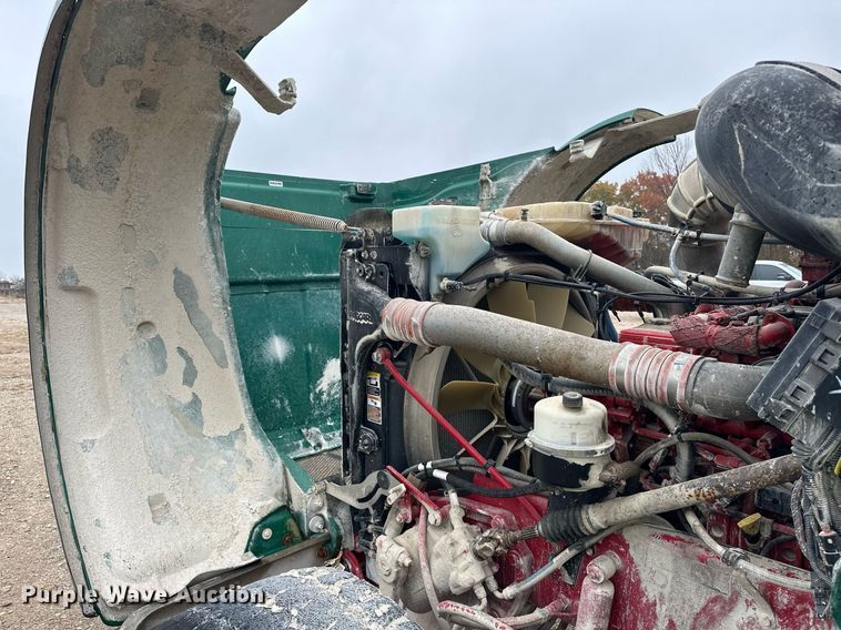 image for item EJ5203 2012 Peterbilt 365 water truck